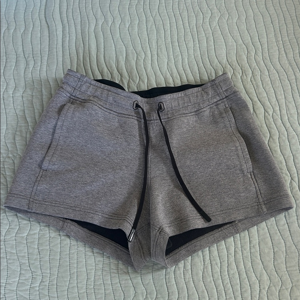 Lululemon Shorts Womens 6 Gray NTS Sweat Drawstring Pockets Athletic Gym Workout